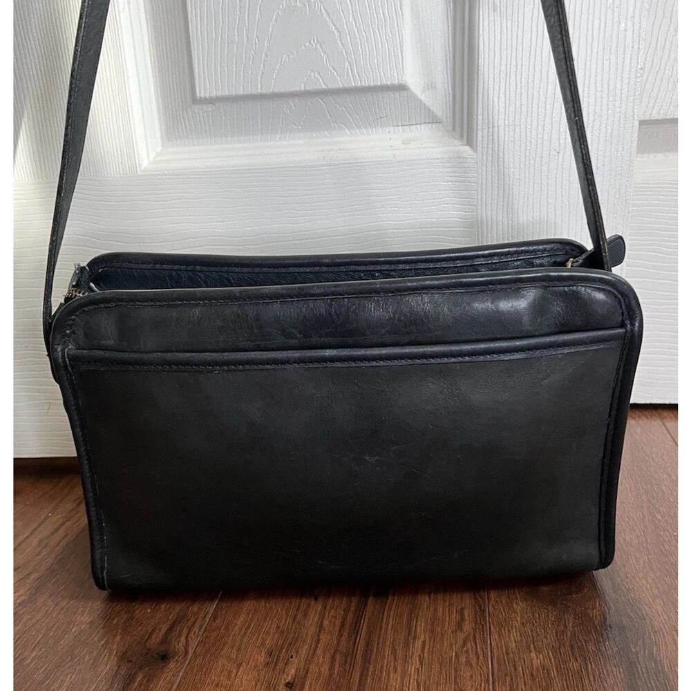 COACH Vintage 80’s Navy Leather 9820 Swagger Purse Bag Crossbody Made USA - Picture 8 of 12